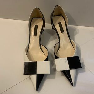 LV color block kitten pump